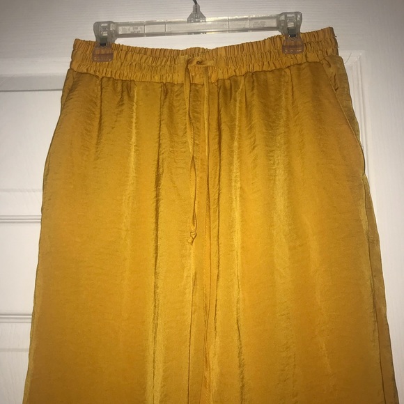Forever 21 Wide Leg Drawstring Pants - Picture 2 of 6